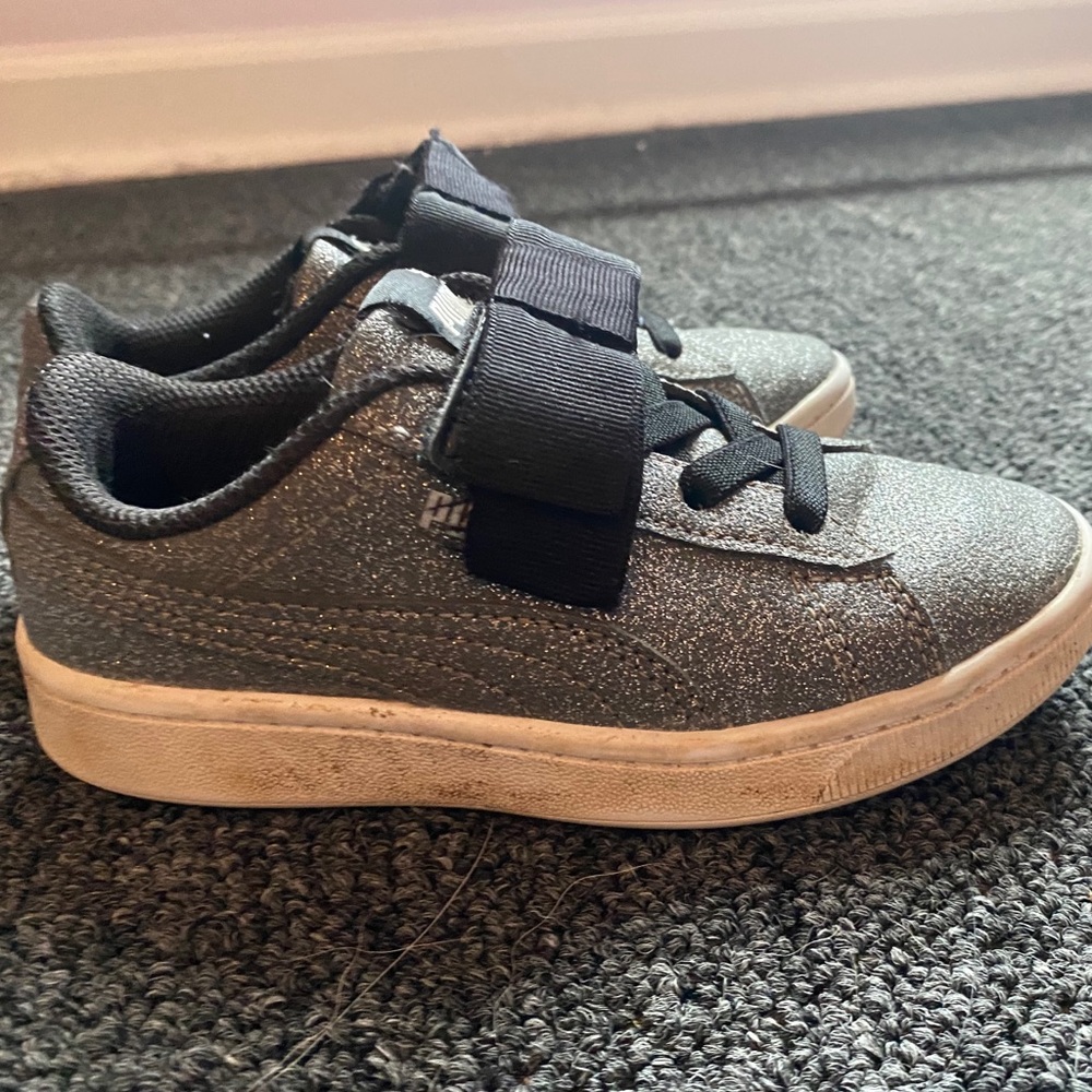 Kids sneakers